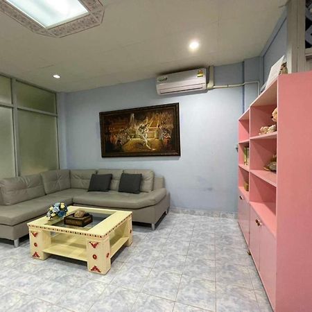 Oyo 75486 Anna Residence Jomtien Bagian luar foto