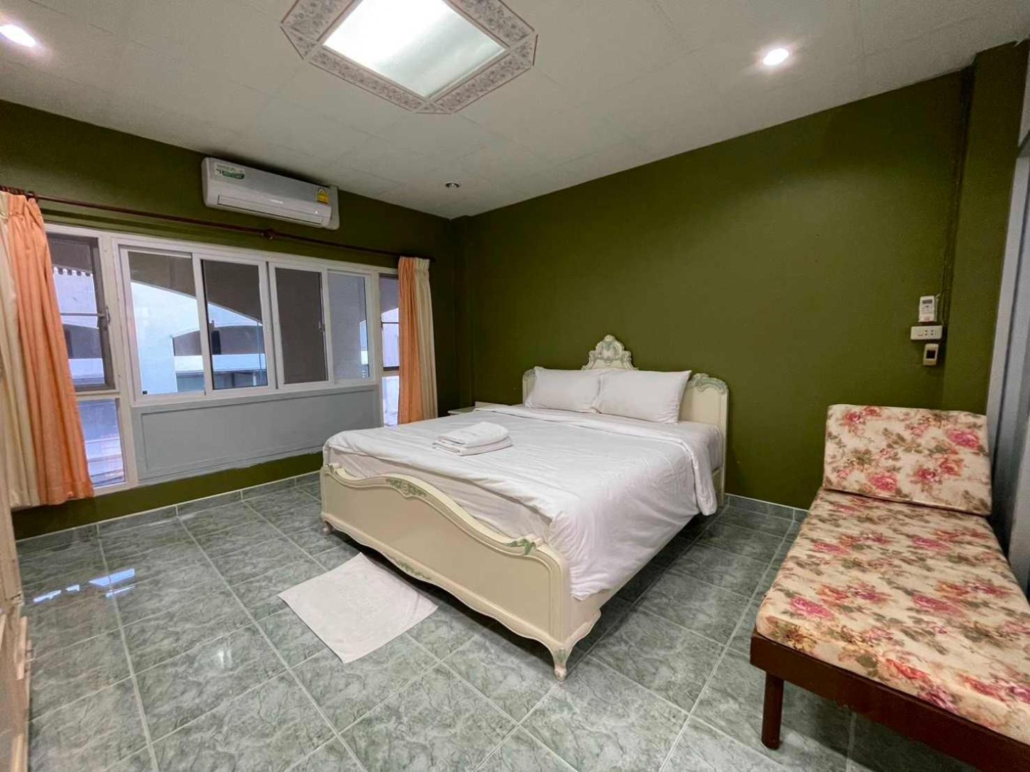 Oyo 75486 Anna Residence Jomtien Bagian luar foto