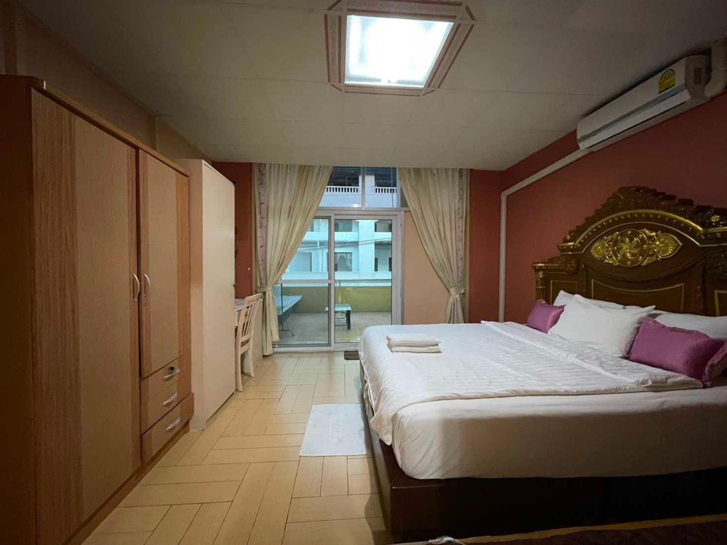 Oyo 75486 Anna Residence Jomtien Bagian luar foto