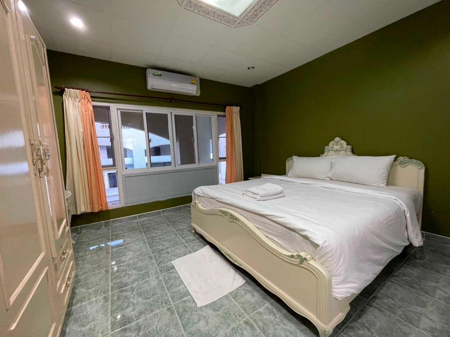 Oyo 75486 Anna Residence Jomtien Bagian luar foto