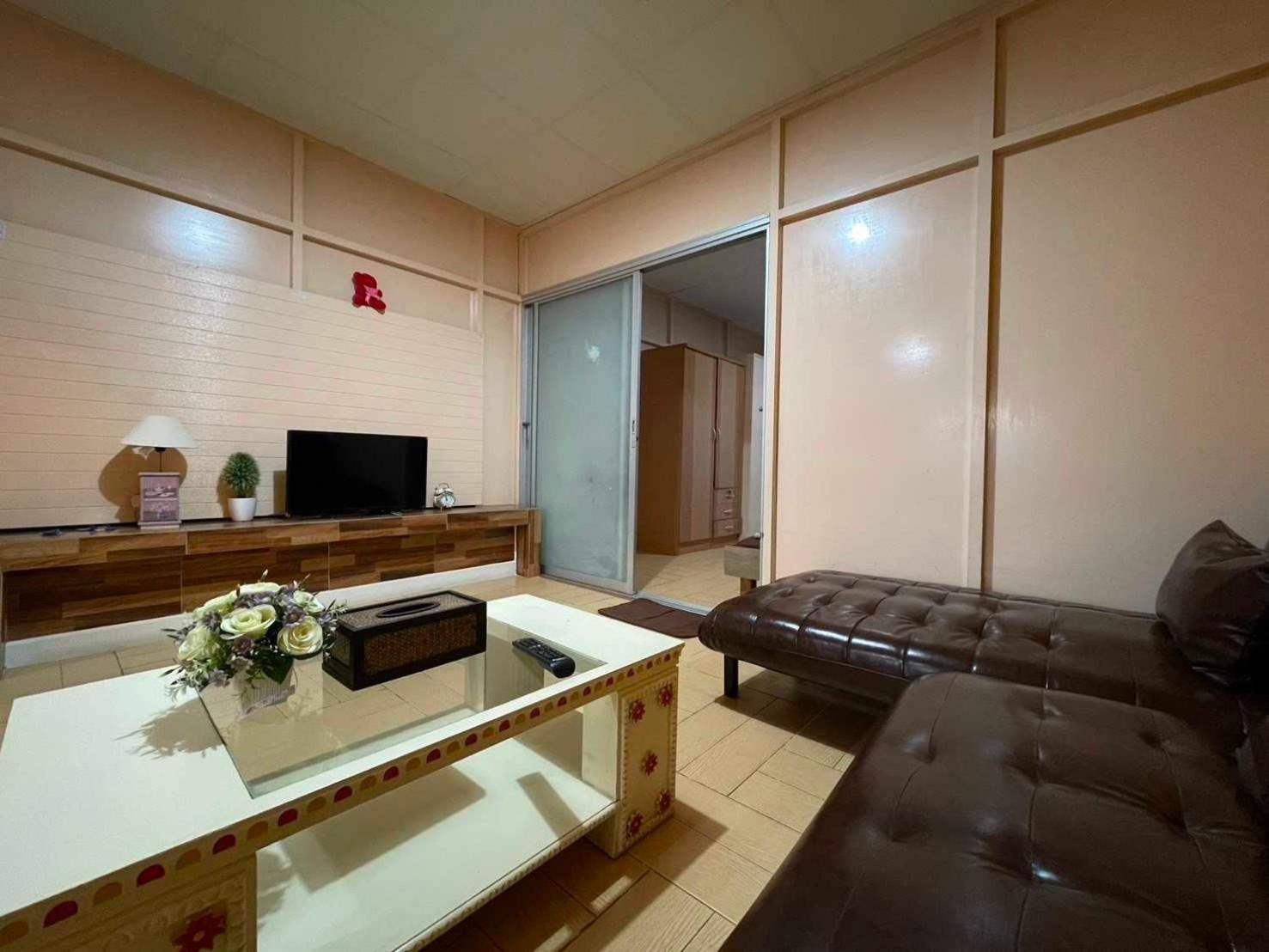 Oyo 75486 Anna Residence Jomtien Bagian luar foto