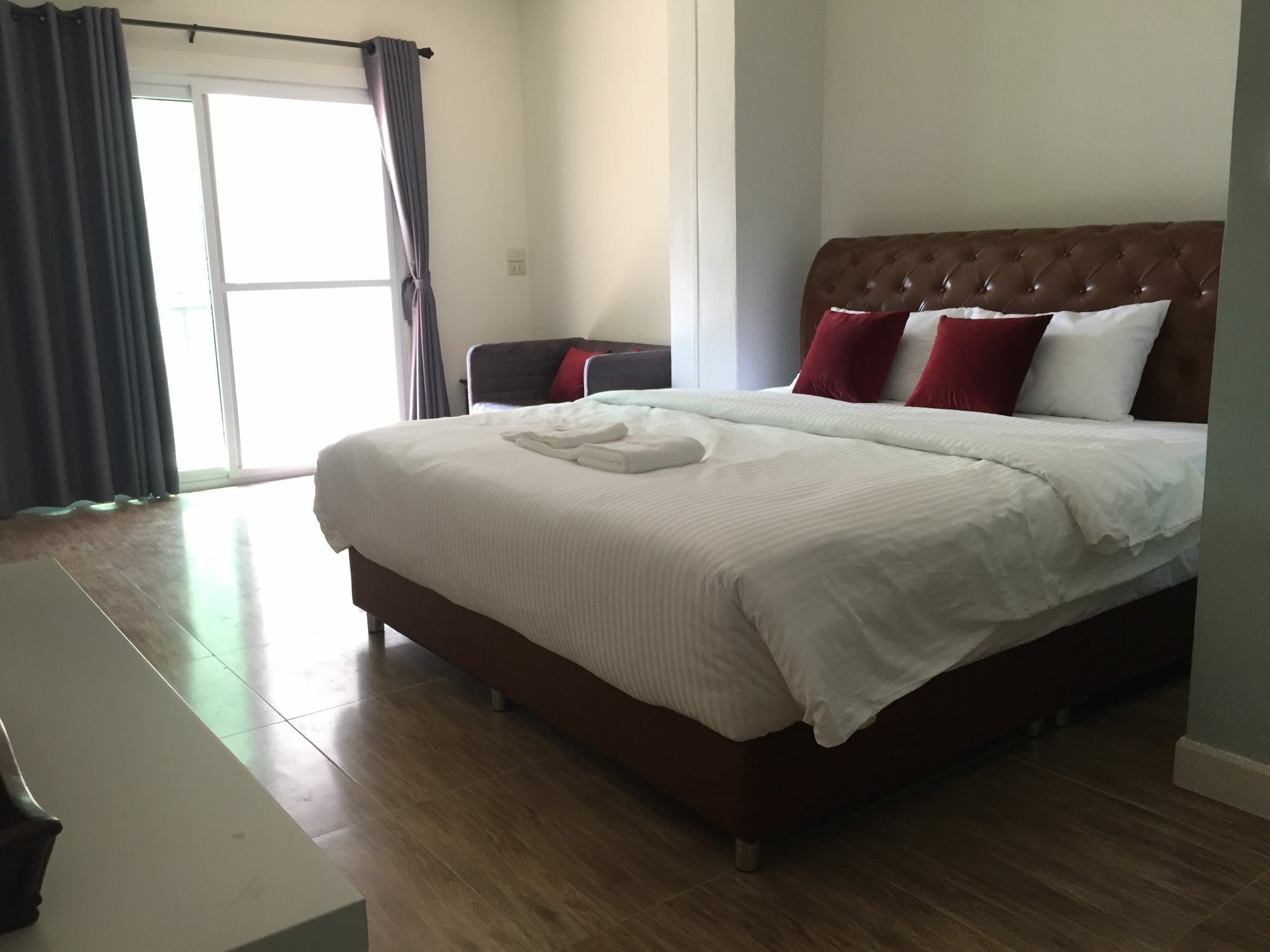Oyo 75486 Anna Residence Jomtien Bagian luar foto